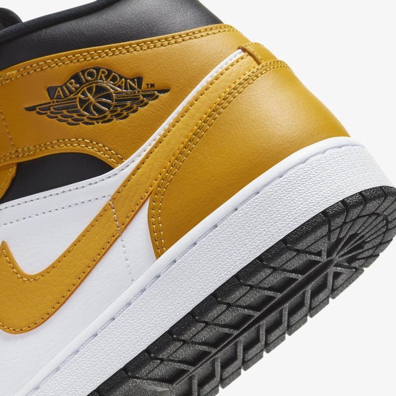 Jordan 1 mid hot sale university gold